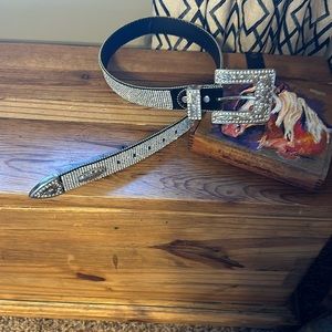 W B  Atlas crystal western belt